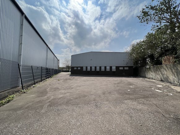 Units 1 -2, Fernhurst Road, Bristol, Industrial To Let - IMG_4550.JPG