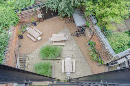 9 Holyrood Street, London, Office To Let - 8660235-exterior02.jpg