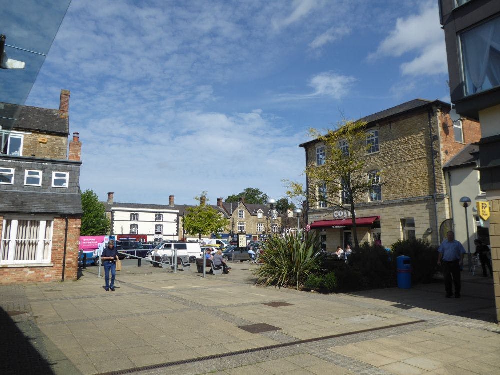 2b/c Burgess Square, Brackley, Retail To Let / For Sale - P1010853.JPG