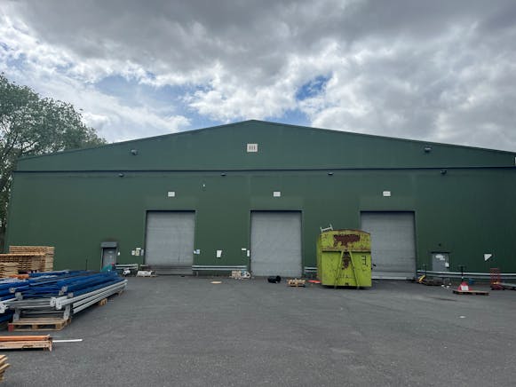 Hangar 1, Westcott Venture Park, Aylesbury, Industrial To Let - 20250716_125045541_iOS.jpg