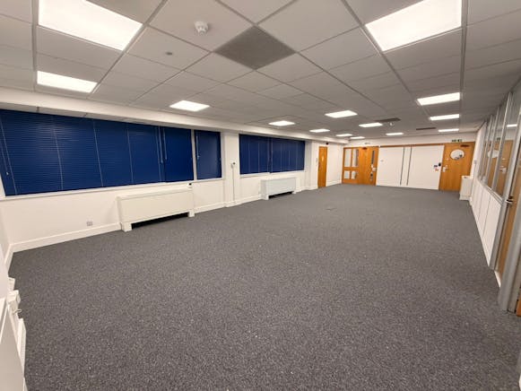 Ground floor Kingswood House, Southend-on-Sea, Office To Let - WhatsApp Image 2026-01-08 at 5.21.49 PM.jpeg