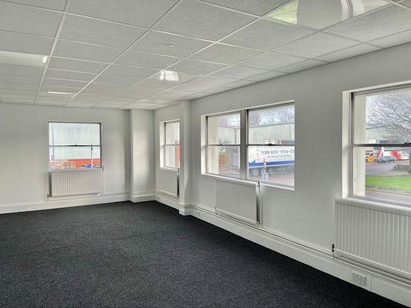 Unit 23, Hounslow To Let - 23 Airlinks  Office.jpg