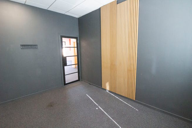 Unit 5 Second Floor, Brook Business Centre, Uxbridge, Office To Let - 4.jpg