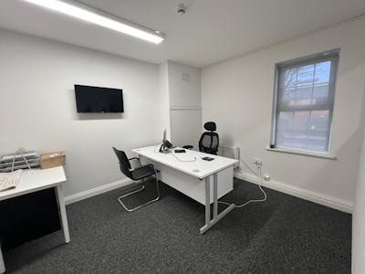 21, Hornbeam Square South, Harrogate, Office To Let - IMG_4747.jpeg