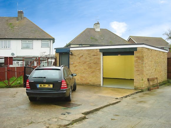 Brook Close, Rochford, Industrial To Let - efee892dBrook 20Close.JPG