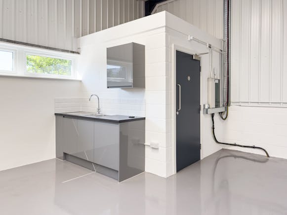 Unit 3 Wellington Park Industrial Estate, Staples Corner, Industrial To Let - Wellington_Park_Ind_Estate091.jpg