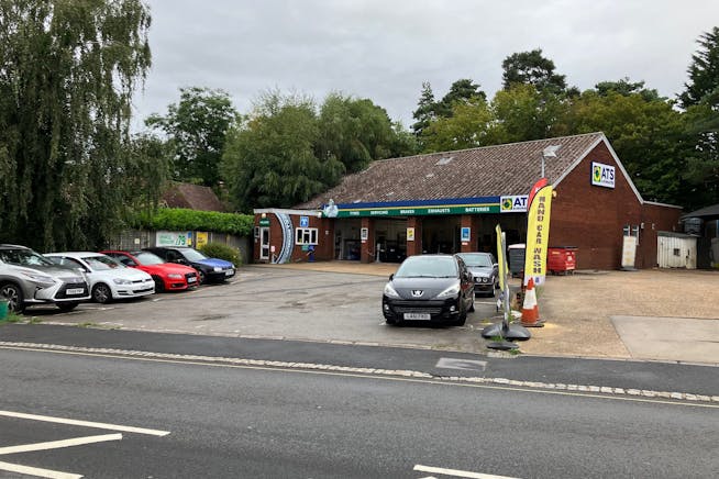 London Road, East Grinstead, Industrial / Retail For Sale - 1.jpg London Road, East Grinstead, Industrial / Retail For Sale - 1.jpg