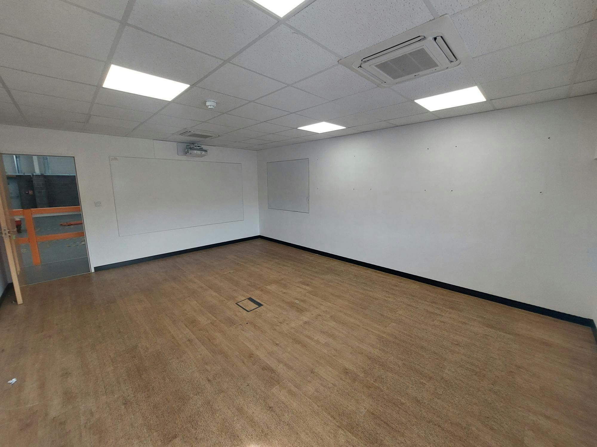 Industrial Unit in Tamworth - photo 4
