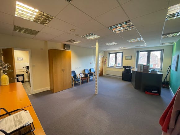 First Floor, Regent House, Battle, Office To Let - IMG_4194.JPEG