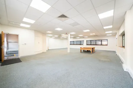 Unit 9, Borehamwood, Office To Let / For Sale - p03.jpg