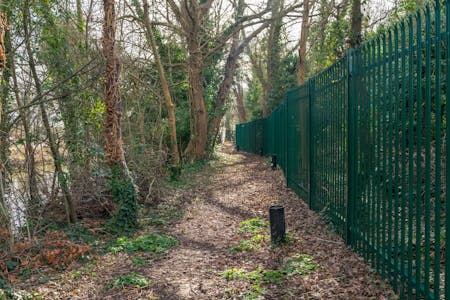 Sunbury Lock Island Boatyard, Towpath, Walton-on-Thames, Land / New Build / Marine To Let - Sunbury Lock Boatyard 9.jpg