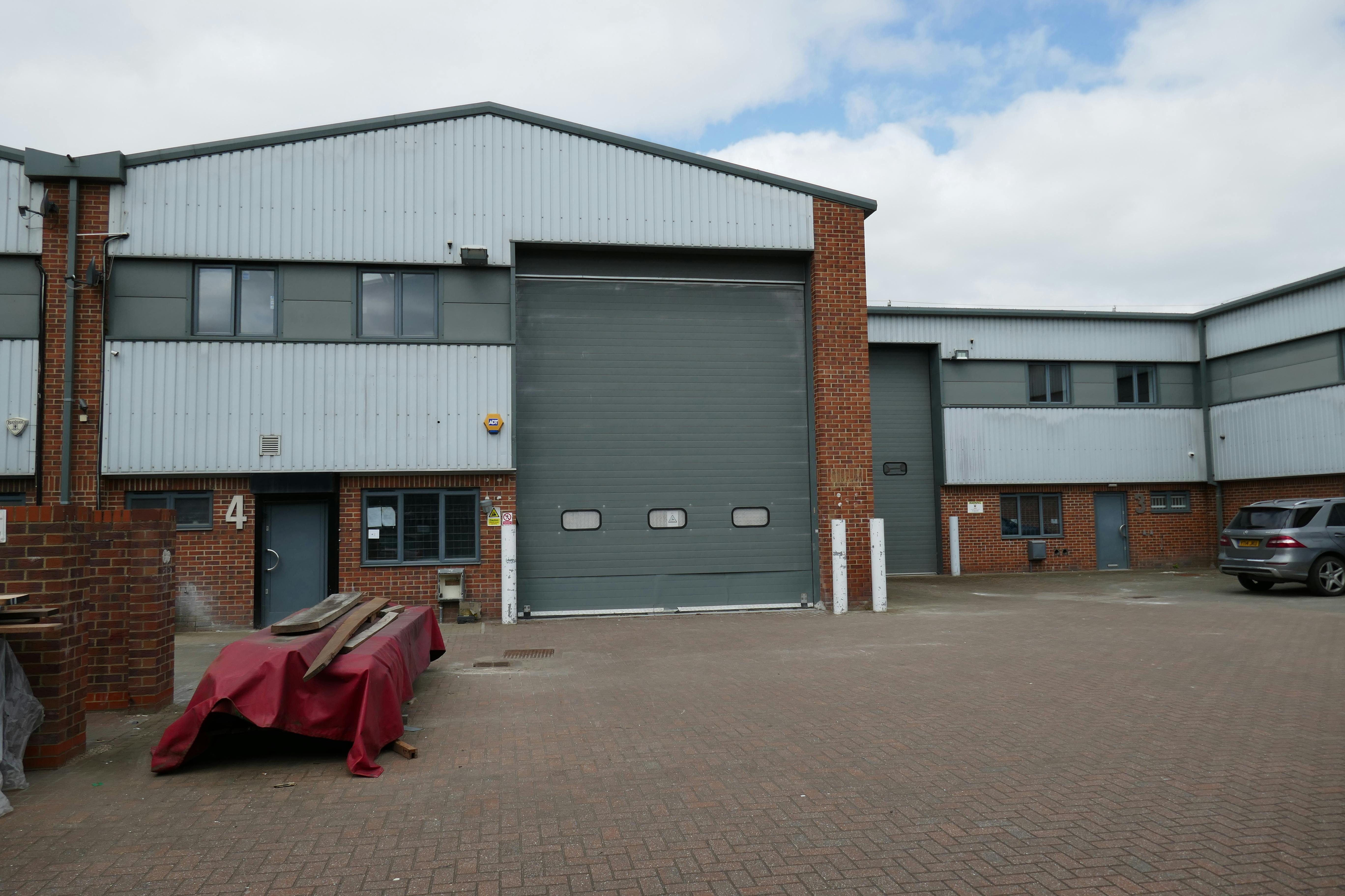 4 Orbital Business Centre, Waltham Abbey, Industrial To Let - P1000103.JPG