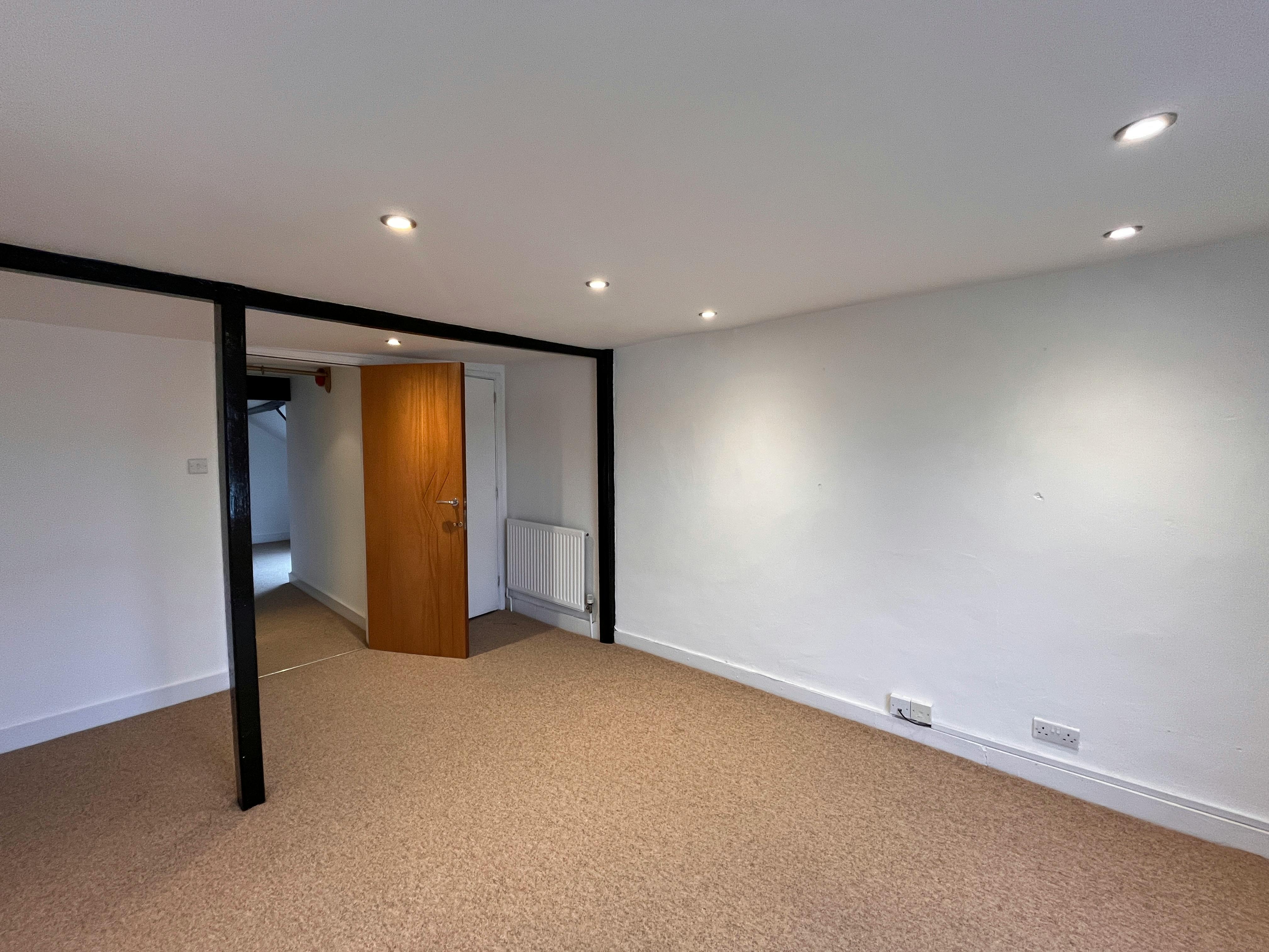 10A Weston Road, Aylesbury, Development / Investment / Offices / Retail For Sale - Image (8).jpg