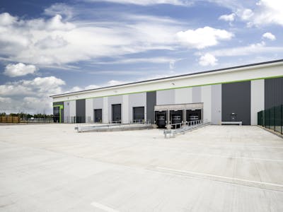 B70, Bedford Commercial Park, Bedford, Industrial/Logistics To Let - UKBedford3040FinalPhotographyJul2243_high.jpg