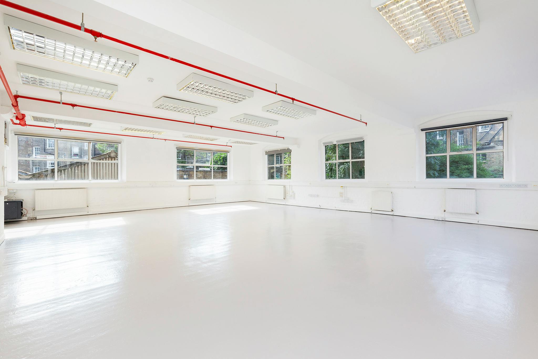 Office in London - photo 2