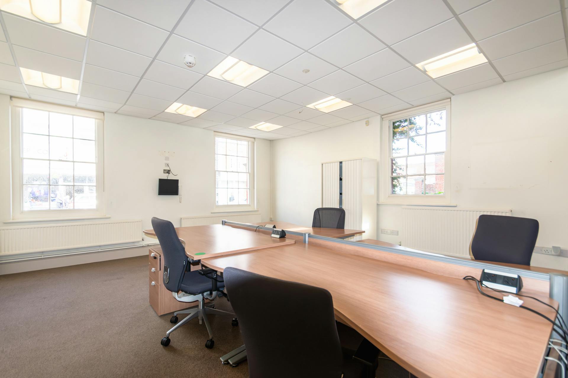 Office in Lymington - photo 3