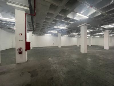 Frielas Business Park, Rua Cidade de Faro 7, Frielas, Light Industrial / Logistics / Warehouse To Let - Interior 3.jpg