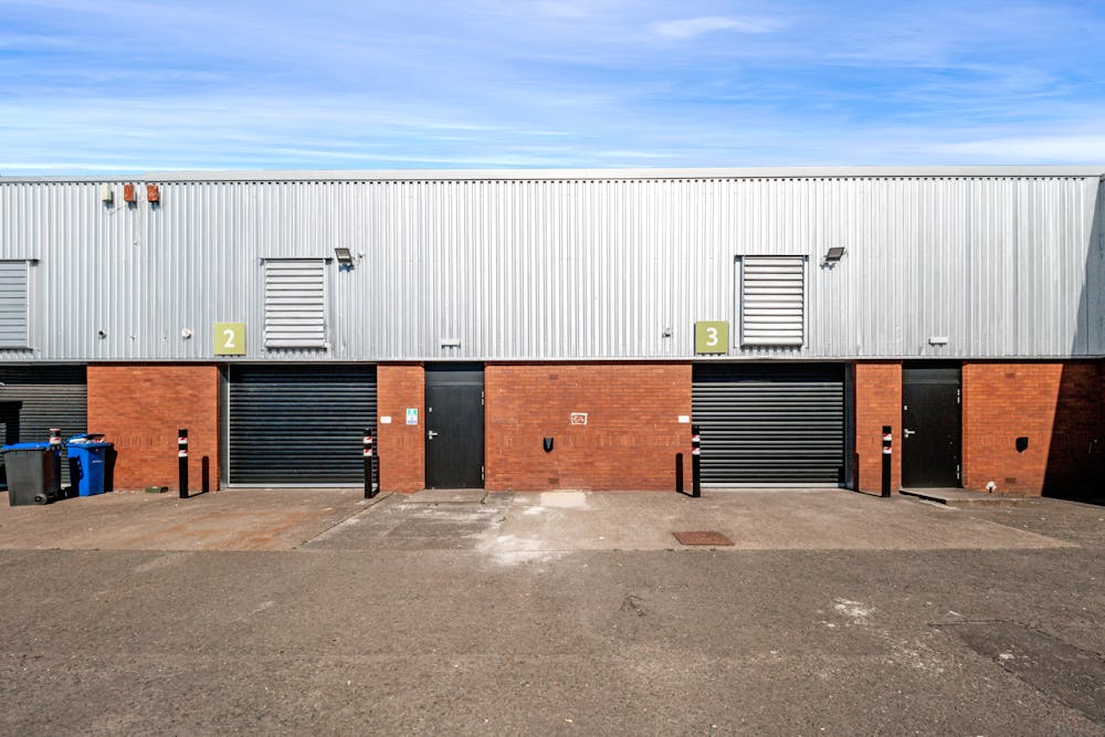 Oakbank Trading Estate, Garscube Road - P1066467.jpg