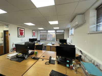 Avon House, Thame, Office To Let - IMG_8125.jpeg