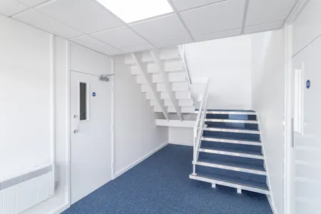 Unit 17, Brick Knoll Park, St Albans, Industrial/Logistics To Let - 17 Brick Knoll Park 23.jpg