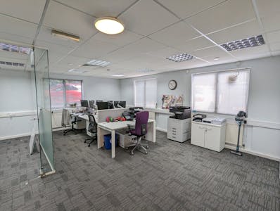 Suite 3, Heronslea House, Bushey, Office To Let - PXL_20240704_092210847.jpg