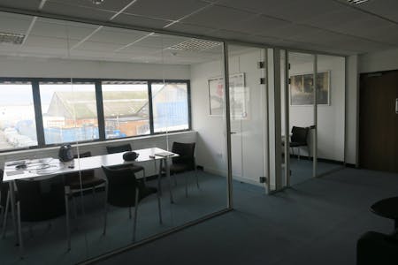 Riverside House, Eskdale Road, Uxbridge, Industrial/Logistics / Office To Let - IMG_1581.JPG