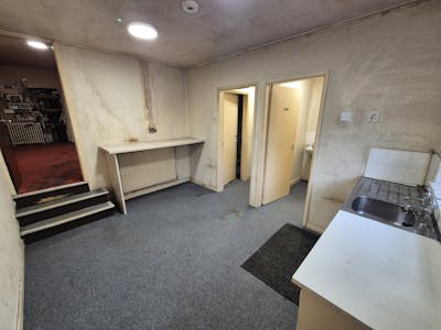 581-585 Wilbraham Road, Manchester, Retail To Let - 20251112_134526.jpg