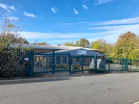 Unit 6 Rutherford Road, Basingstoke, Industrial / Warehouse To Let / For Sale - 20251028_142441.jpg