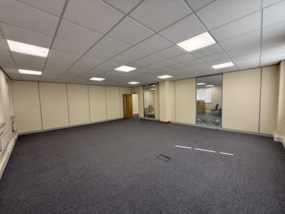 3 Oak Tree Park, Redditch, Office To Let - IMG_3717.JPG