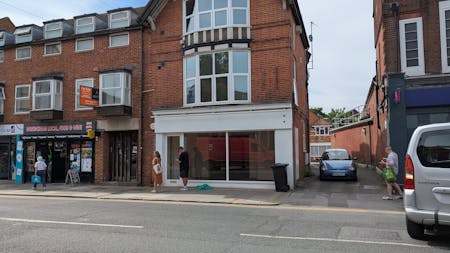8 Broad Street, Wokingham, Retail Lease Assignment - PXL_20250704_104121513.jpg