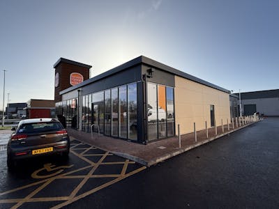 Restaurant/Hot Food Opportunity, Bourges View, Peterborough, Leisure / Restaurant / Cafe To Let - IMG_1335.jpg