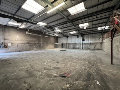 Units 1 -2, Fernhurst Road, Bristol, Industrial To Let - IMG_4542.JPG