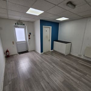 207 Lower Church Road, Burgess Hill, Retail To Let - 122e20082848444baf5108b2fdc87890.jpg