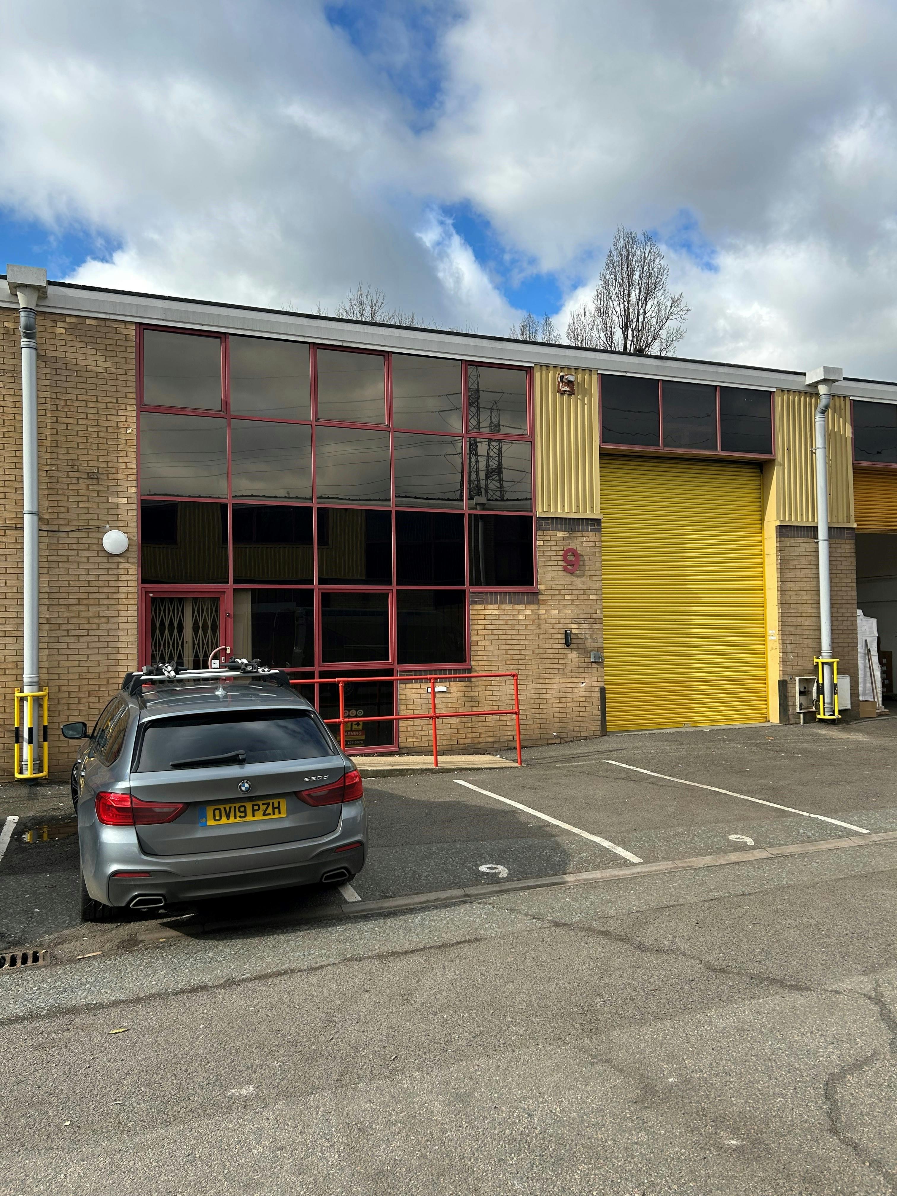 Industrial Unit in Enfield - photo 2