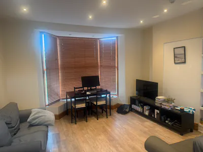 610 - 612 Mumbles Road, Mumbles, Restaurant / Cafe For Sale - PHOTO-2026-06-04-15-25-11[1].jpg