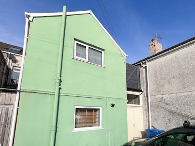 32 & 32A New Road, Porthcawl, Residential / Retail For Sale - 32A New Road043.jpg