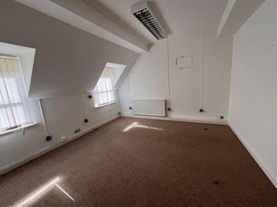 1st & 2nd Floor Offices, 4 Temple Street, Aylesbury, Office To Let - WhatsApp Image 20250915 at 112750_aee84da6.jpg