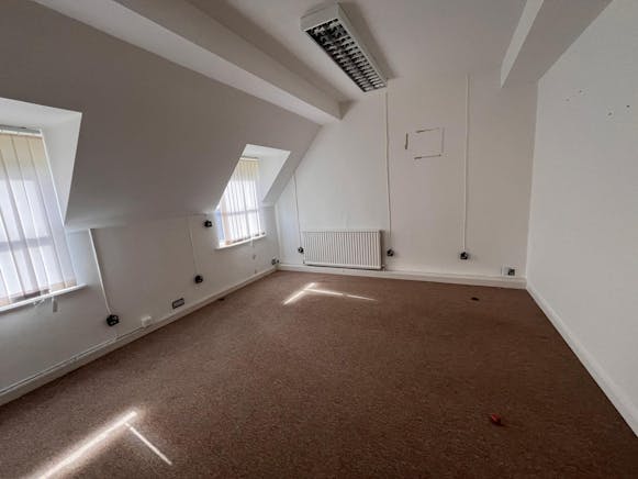 1st & 2nd Floor Offices, 4 Temple Street, Aylesbury, Offices To Let - WhatsApp Image 20250915 at 112750_aee84da6.jpg