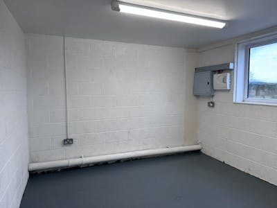 Unit 5, Sovereign Business Park, Huddersfield, Industrial To Let - IMG_62991.jpg