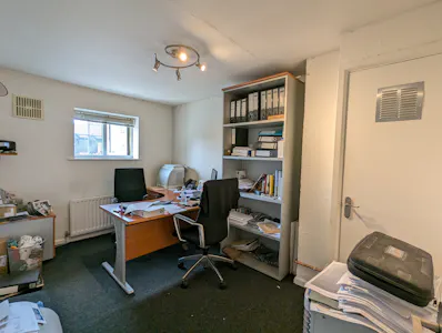 64-70 Amwell Street, Hoddesdon, Office / Sui Generis For Sale - PXL_20260818_103412267.jpg