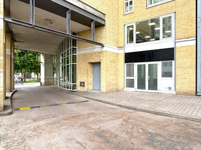 49 Westferry Circus, London, Retail / Showroom To Let - Exterior 3.jpg