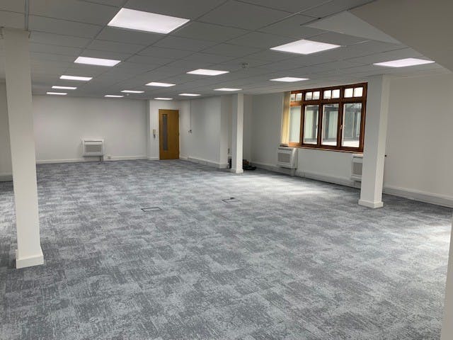 Unit 5b Limes Court, Hoddesdon, Offices To Let - Pic 3.jpg