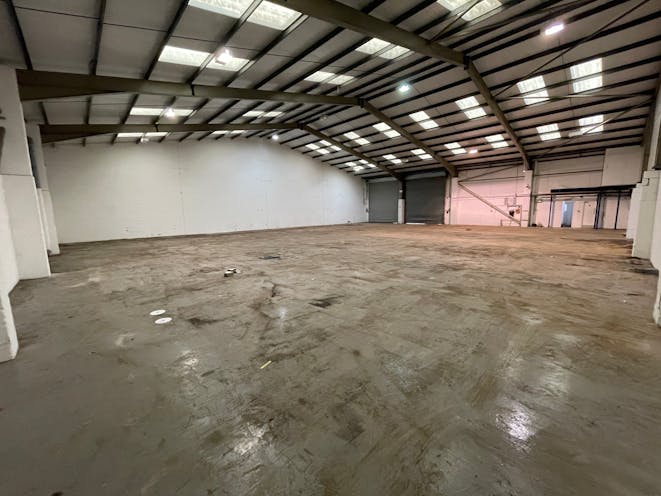 Unit 6 Multipark Norcot, Reading, Industrial / Warehouse To Let - 4.jpg