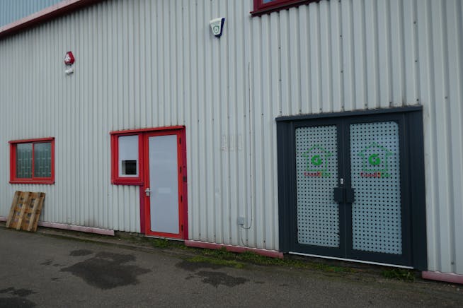 Circle Line House, Harlow, Offices To Let - P1060763.JPG