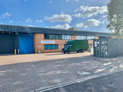 Unit 13 Abbey Road Industrial Estate, Park Royal, Warehouse To Let - 13 Abbey - Main 3.jpeg