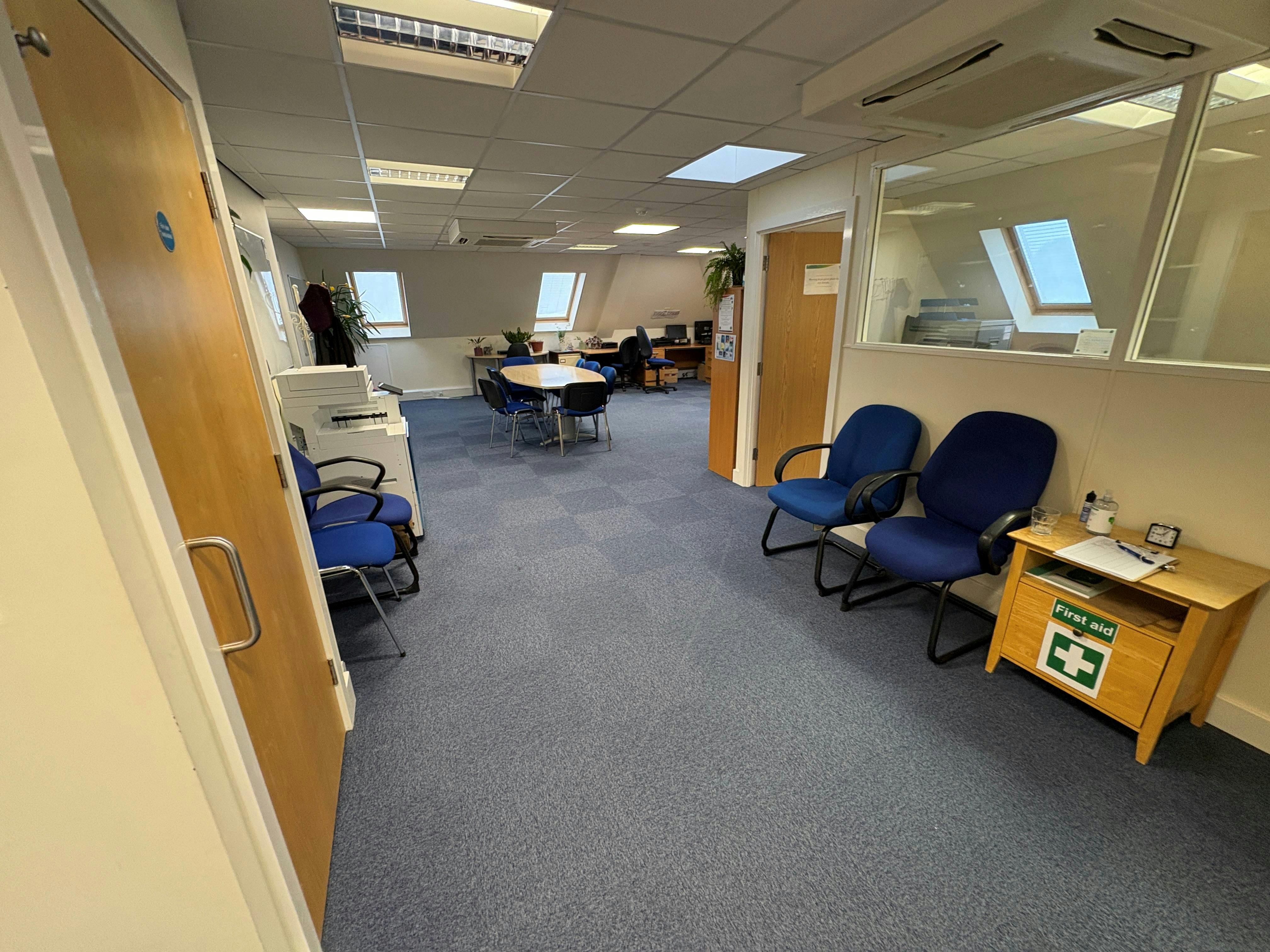 Office in Fareham - photo 4