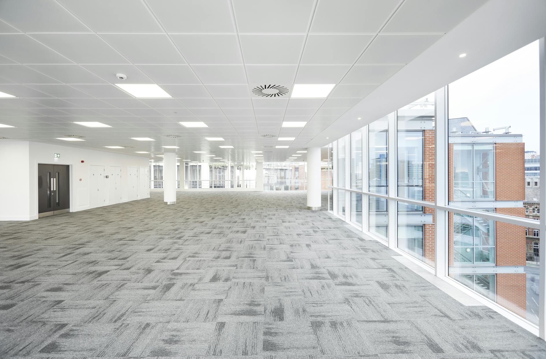 2 Whitehall Quay, Leeds, Offices To Let - 2 WHITEHALL QUAY_HLA6040_HRp.jpg