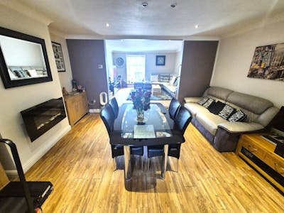 120-122, Station Road, Glossop, Residential / Retail For Sale - 20260217_123022.jpg
