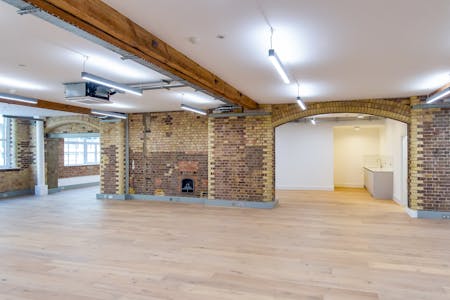 16-17 Little Portland Street, London, Office To Let - 94b2e3aa1400a6da908280004145ef15GK1_6443.jpg