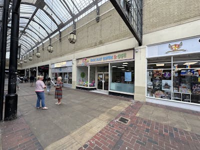 Unit 7, Montague Centre, Worthing, Retail To Let - IMG_9835.jpg